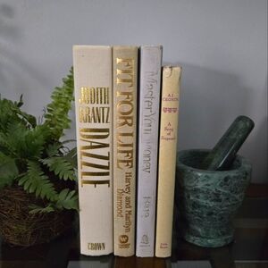 Neutral Decorative Hardback Book Set Of 4 For Home Decor Styling Staging Props